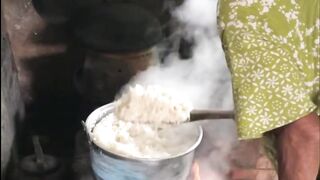 Menanak nasi