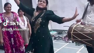 Sara Khan
