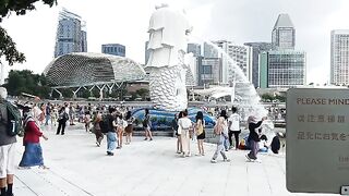 ICONIC patung singa