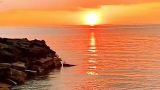 Golden Ocean Sunset 🌅 | Peaceful Sunset Waves & Relaxing Nature Views