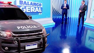 menino de 8 anos ora durante assalto em adega e emociona a todos