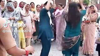Maa Beti Dance