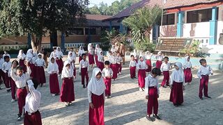 senam pagi anak sekolah