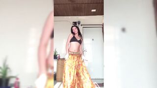 Indian Girl Salonii Dance 2