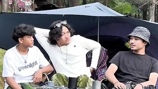 Sedang menikmati
