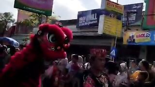 ATRAKSI BARONGSE & LIONG