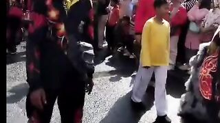 LIONG BERAKSI