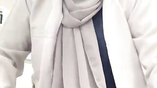 Dr Neelam