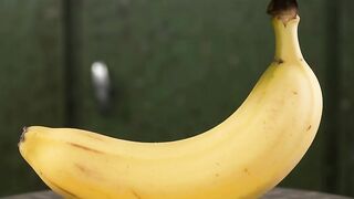 Banana vs hidraulic press