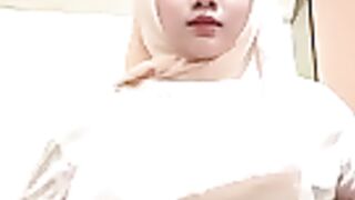 Jilbab pamer tt