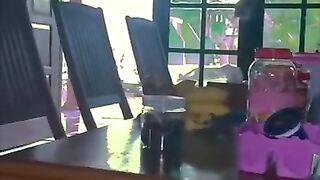 Tamu tak diundang