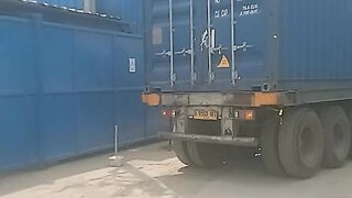 KONTAINER MASUK