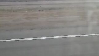 Landing pesawat