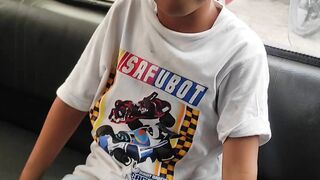 Naik mobil angkot