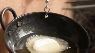 Would you wear an earring that actually cooks mini puris? 🤯 Wait till you hear the sizzle!"