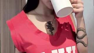 Boobs show 3