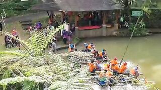 Raft race