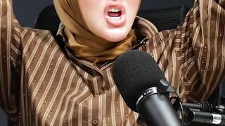 Ada paus di kepala?!