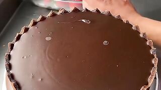 chocolate cake decoration