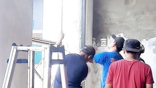 memasang cermin