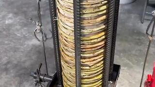🌻 How Sunflower Seeds Turn Into Golden Oil! 🤯 Watch This Amazing Pressing Process