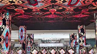 A splash of colors on the mall screens