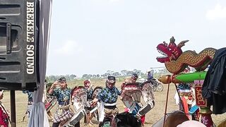 traditional dancers