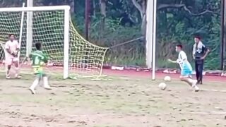 Hampir Goal