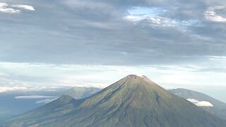 sumbing mountain