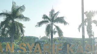 way to sultan syarif kasim II airport