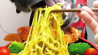Hungry Black Dog Devours Giant Crab & Shrimp Noodle Bowl