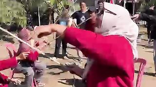Lucu ! Begini Kalo Emak Emak Adakan Lomba Mancing