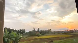 perjalanan naik kereta