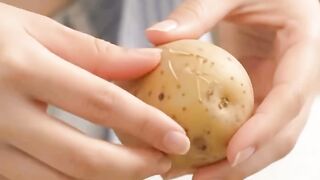 Tasty cheesy potato balls Recipe