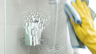 Try these 5 East bathroom cleaning tips to make your bathroom cleaning