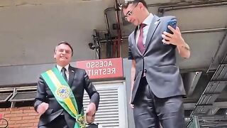Bolsonaro e Flávio em Janeiro de 2027!