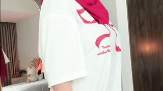Jilbab merah