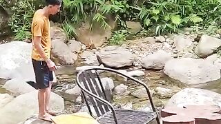 MUGBANG DI SUNGAI
