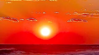 A sunset is like a beautiful melody, soft and peaceful.☀️☀️❤️❤️