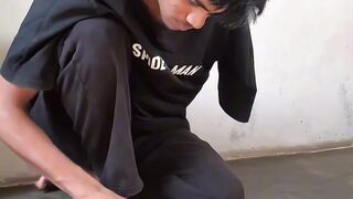 Bechara ek hi haath h 😱😜😜😜 dhyan se dekhna