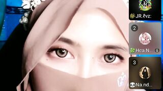 Momo live artis