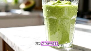 Vitamina de Abacate Cremosa com Leite de Coco: Sem Lactose, Sem Açúcar e Super Refrescante!