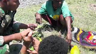Shopping for Fresh Vegetables with Papuan Mothers in Papua, Indonesia 🇮🇩🥬