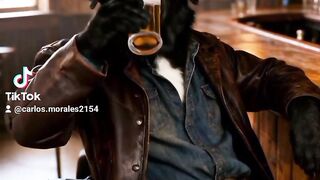 Mi perro bebiendo cerveza