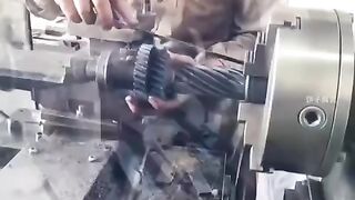 Pakistani Mechanic Restores a Damaged Gear Wheel 🔧 | Satisfying Mechanical Repair – Part 2