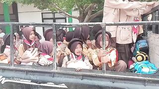 Happy school trip — precious childhood memories 🇮🇩✨
