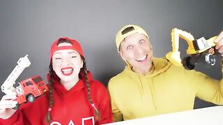 Red_Food_VS_Yellow_Food_Challenge_빨간색과_노란색_음식_도전_Candy_Mukbang_by_HUBABOY