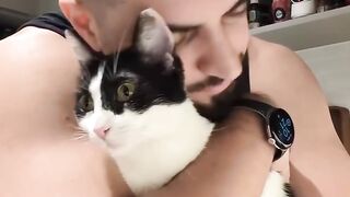 Cat Reacts to Owner Wearing a Mask! 11