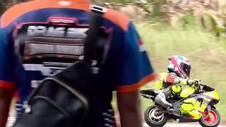 Thrilling Mini Moto Racing