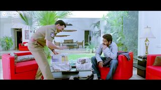 Sayaji Shinde की बेटी गुस्से में घूर घूर के
